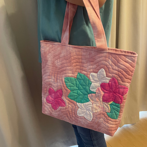 ハワイアンキルト　ハンドメイド　プルメリアショルダーバッグ 3414821d45ed752e9ec0c7acdf2380