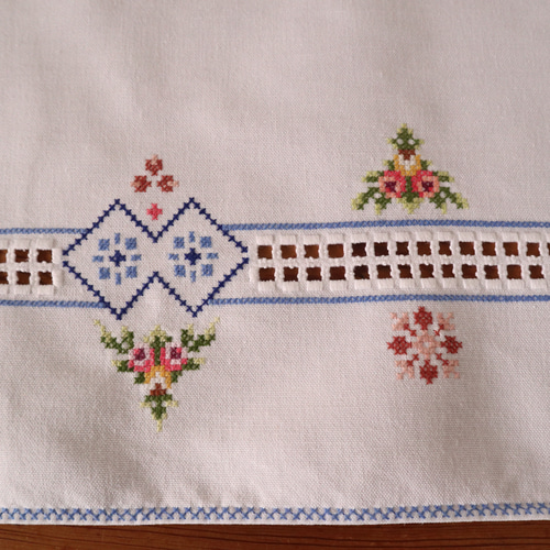 スペシャル特典 フランスの手仕事/細やかなお花のクロスステッチ手刺繍 テーブル テーブル用品