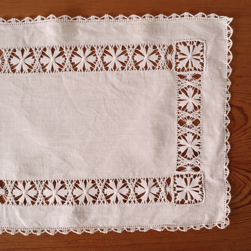 フランスの手仕事/リネン生地に素敵なドロンワーク刺繍 スクエア