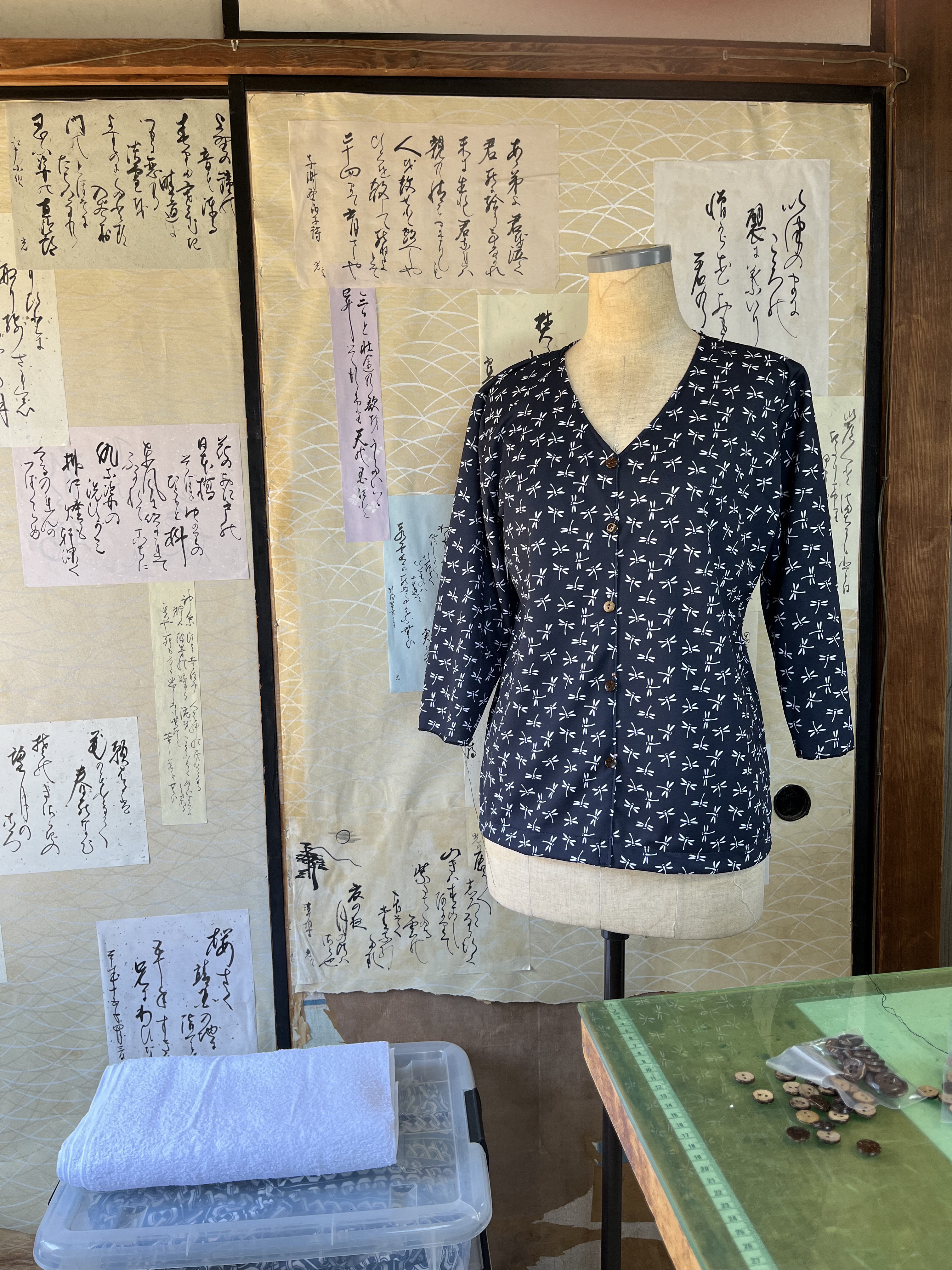 機能素材のストレッチ鯉口シャツ・トンボ柄 カットソー fukalabo
