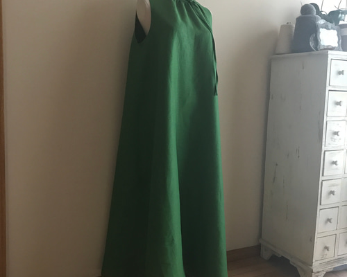 ハンドメイド 人気作家 フレンチリネンハイネックフレアマキシワンピース 黒 フレンチリネン（ロイヤルブルー）で作ったハイネックフレア