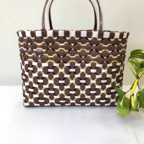 ppバンド、かごバッグ プラカゴ お出かけに！焦げ茶をベース！ かご