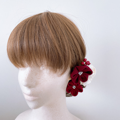 つまみ細工　髪飾り　ボルドー 花飾り アレンジ名 ボルドーカラーの椿 つまみ細工 髪飾り