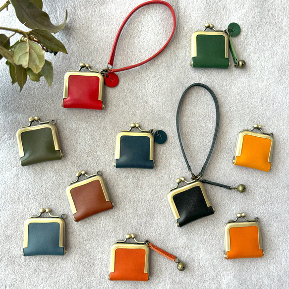 がま口 ジュエリーケース ミニ 革 栃木レザー アクセサリー  ちびがま口 浪曼派のがま口 イニシャル 2枚目の画像