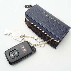 スマートキーもしっかり収納♪上品レザーのキーケース アイボリー/ダークグレー/ネイビー【AAU03.03】 8枚目の画像