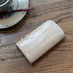 スマートキーもしっかり収納♪上品レザーのキーケース アイボリー/ダークグレー/ネイビー【AAU03.03】 3枚目の画像