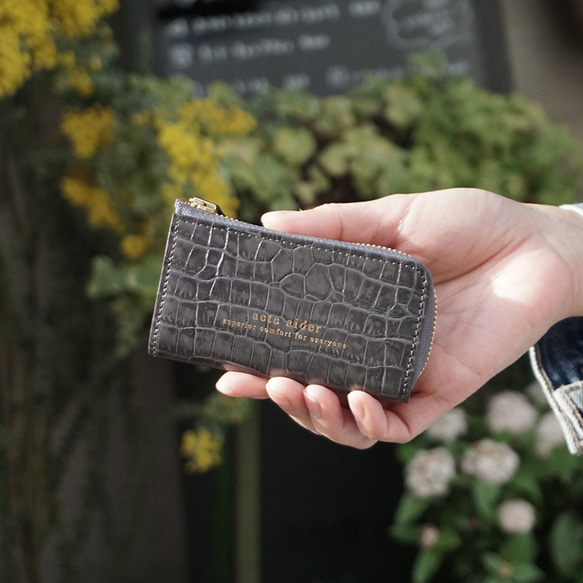 スマートキーもしっかり収納♪上品レザーのキーケース アイボリー/ダークグレー/ネイビー【AAU03.03】 2枚目の画像