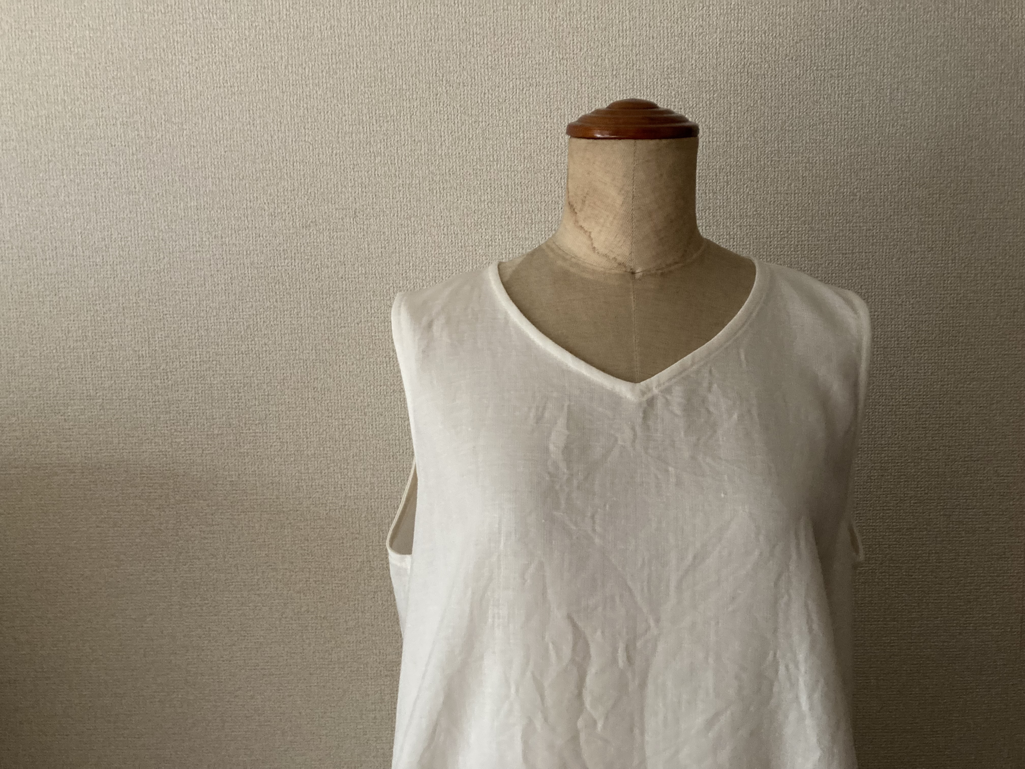 リネン・Aラインノースリーブ・ティアードワンピース(ホワイト)