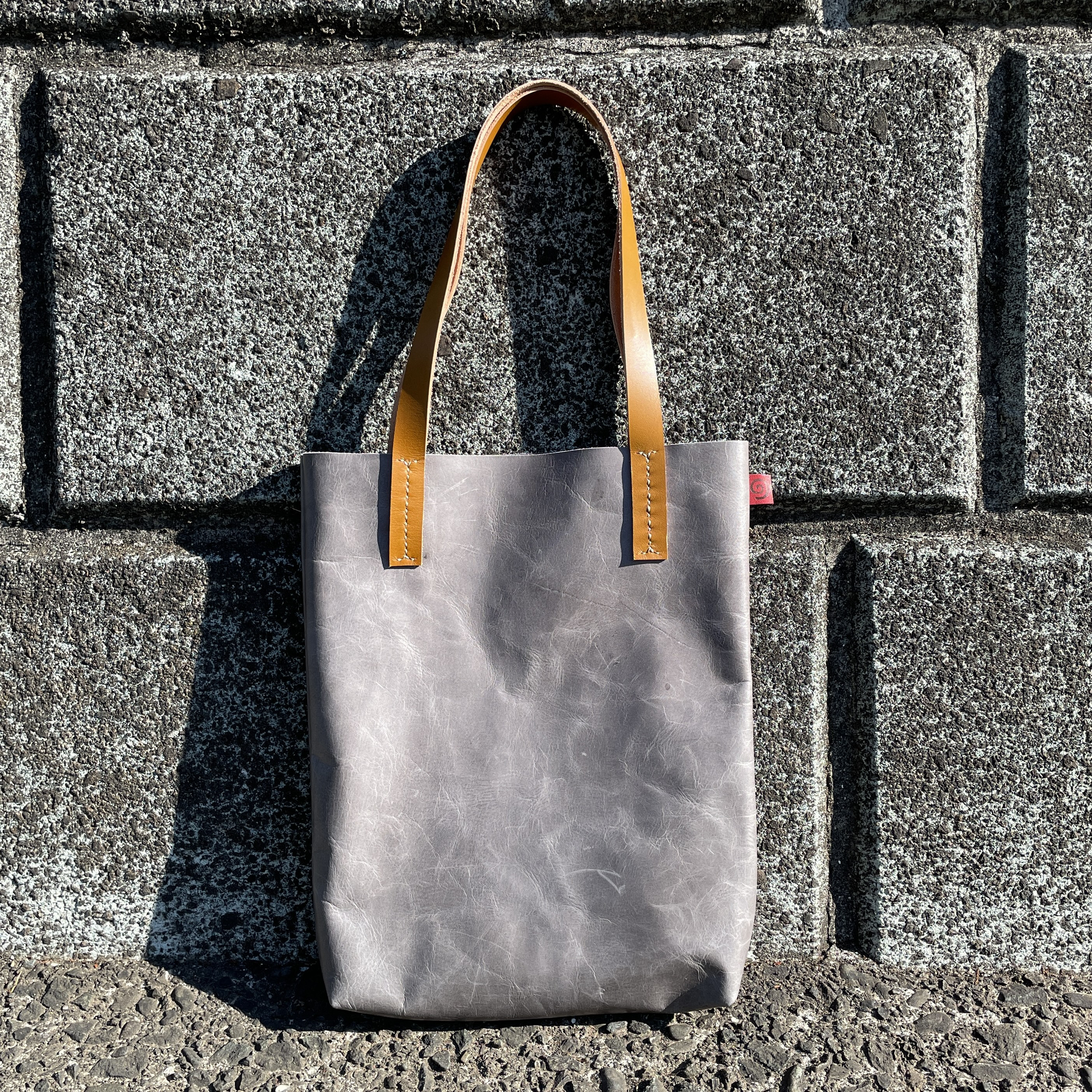 【kululu】本革　A4が入るシンプルトート<グレー>