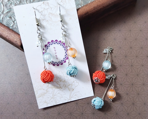 飴玉ビーズと水引（柿・水）アシンメトリーのピアス イヤリング 和風