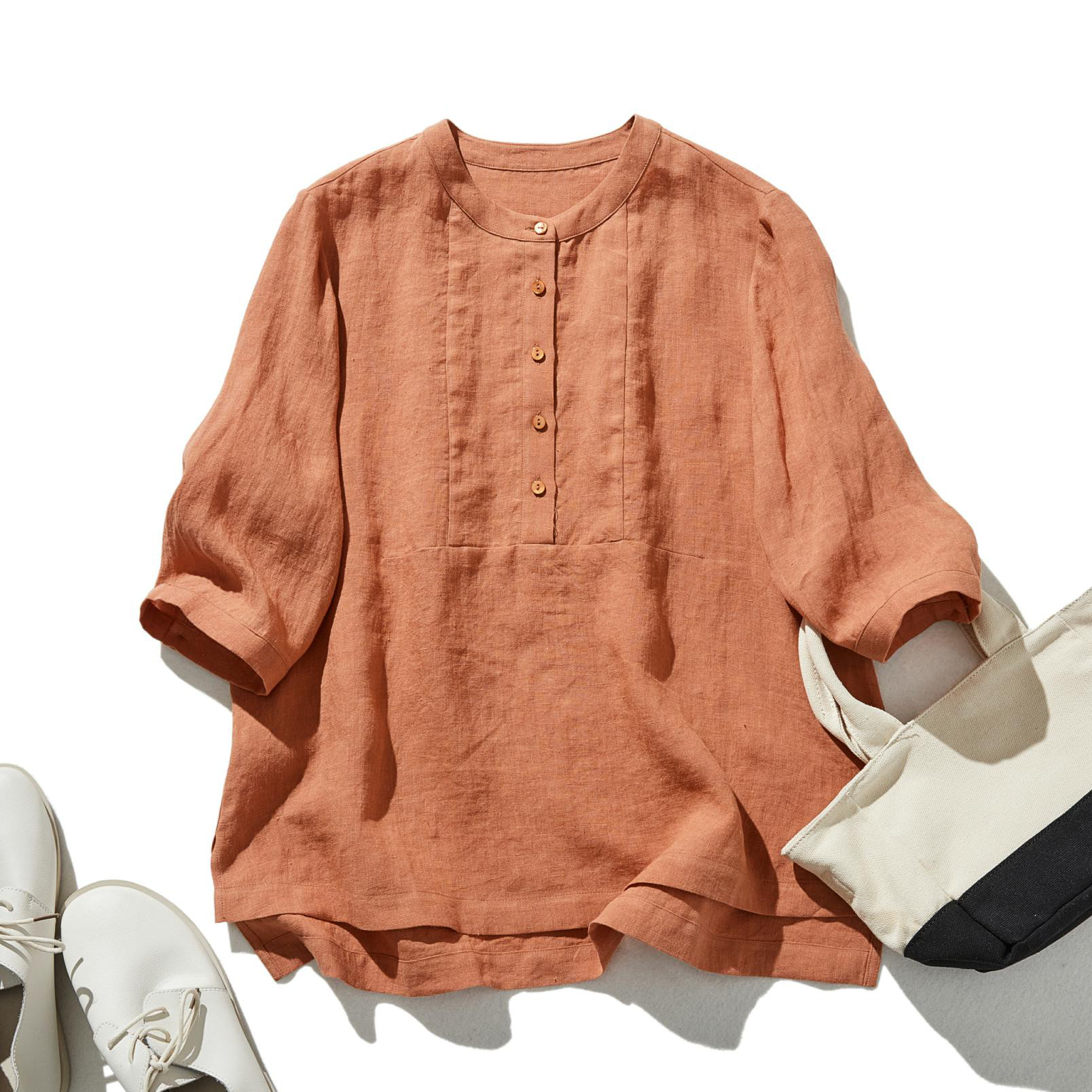 きれい目にもカジュアルにも着こなせる　7分袖ブラウス　リネン100％　明るい赤橙色　240511-3