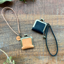 がま口 ジュエリーケース ミニ 革 栃木レザー ナチュラル アクセサリー  ちびがま口 浪曼派のがま口 イニシャル 1枚目の画像