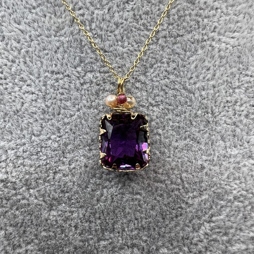 合成カラーチェンジサファイア(バイオレットサファイア) 本真珠ルビー