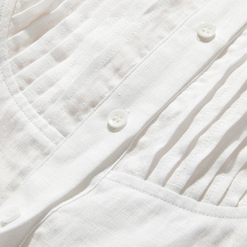 大人可愛いの丸襟シャツブラウス ピンタック入り リネン100％ ホワイト