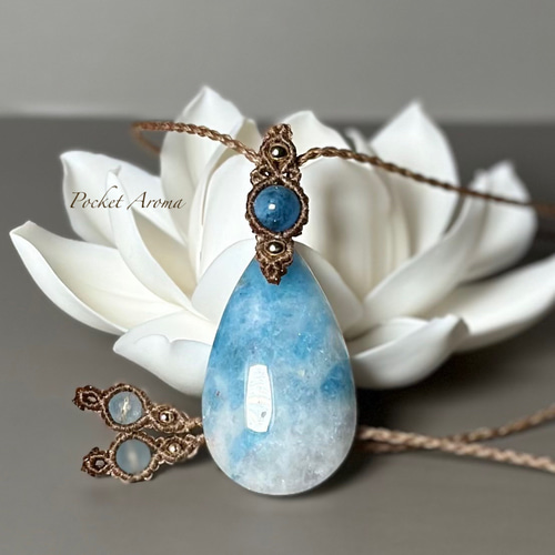 青琉』大きなヘマタイトインアクアマリンのマクラメペンダント