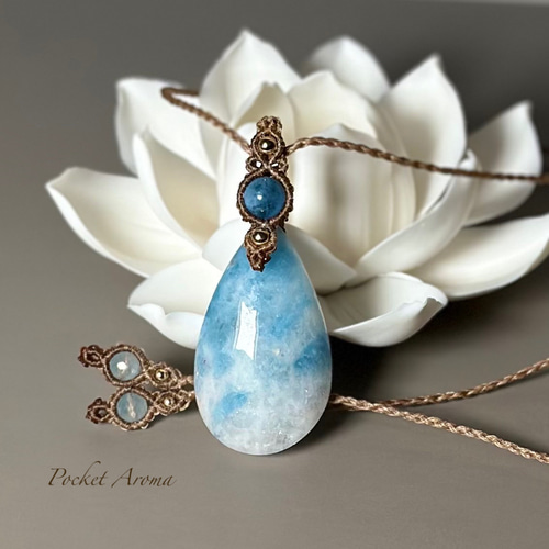 青琉』大きなヘマタイトインアクアマリンのマクラメペンダント