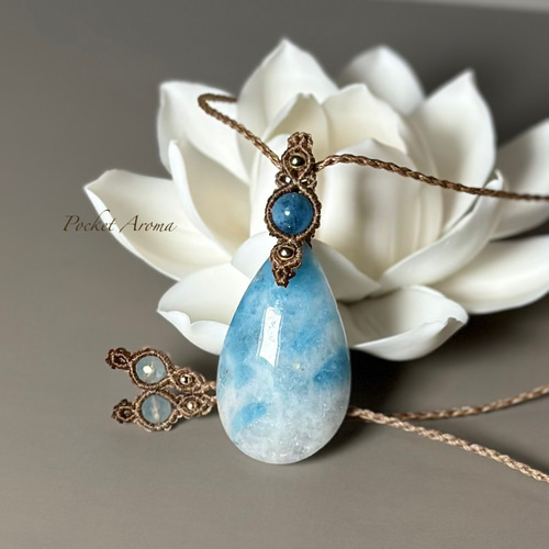 青琉』大きなヘマタイトインアクアマリンのマクラメペンダント