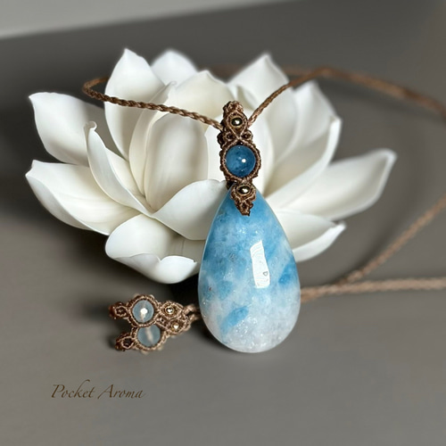 青琉』大きなヘマタイトインアクアマリンのマクラメペンダント