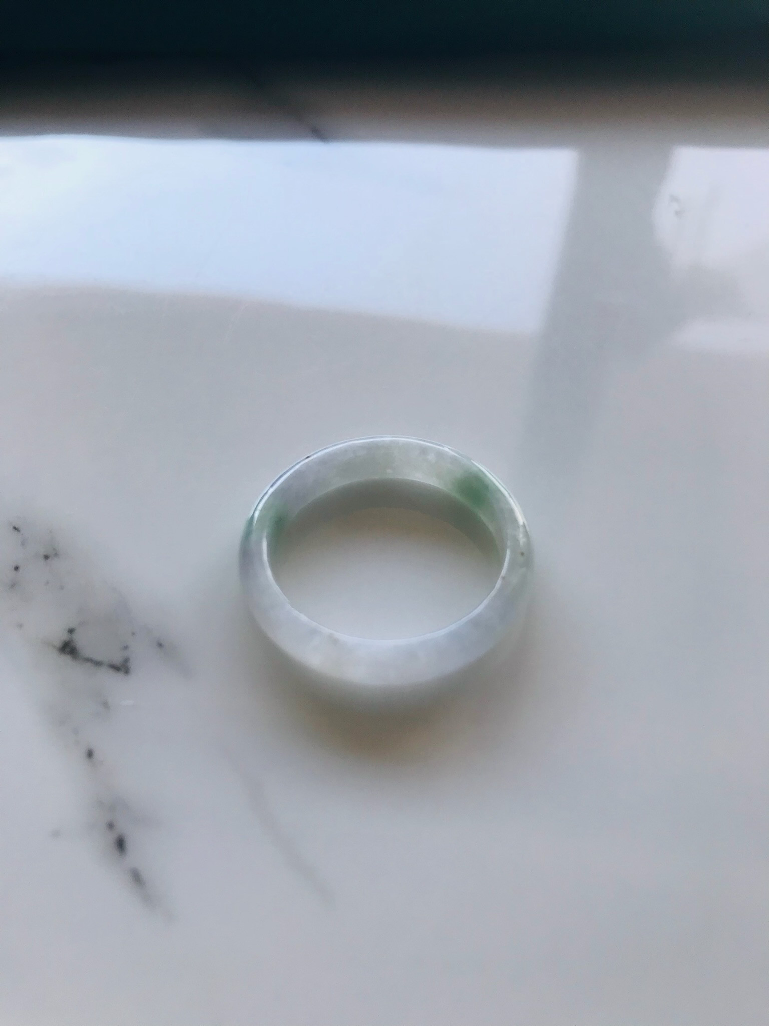 [R300-082］ ジェイド　JADE ヒスイ　本翡翠　くりぬき　リング　ミャンマー産　ホワイト　グリーン　22号