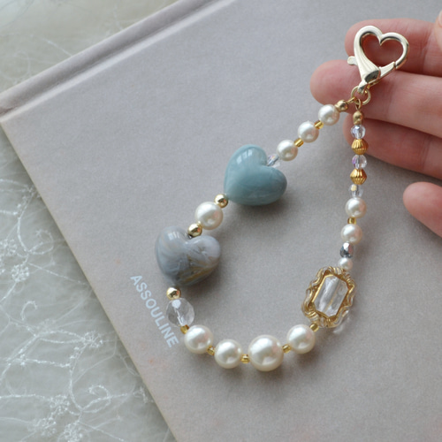 ぷっくりハートやパールのミニハンドストラップ--russian blue--スマホ