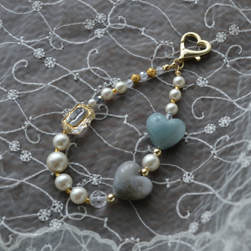 ぷっくりハートやパールのミニハンドストラップ--russian blue--スマホ