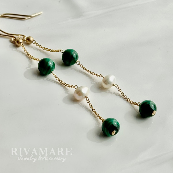 華麗な孔雀色マラカイトグリーン 高品質マラカイト ラウンド 淡水バロックパール ロングピアス イヤリング変更可
