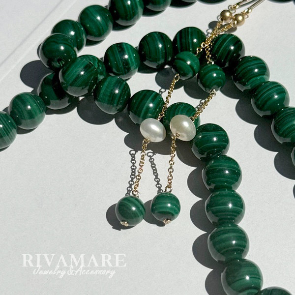 華麗な孔雀色マラカイトグリーン 高品質マラカイト ラウンド 淡水バロックパール ロングピアス イヤリング変更可