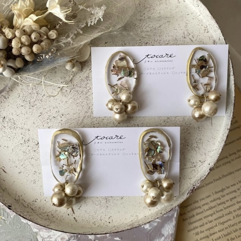 シェル×クリアレジンジオードの鈴なりコットンパール (ゴールド) ニッケルフリーイヤリング/サージカルステンレスピアス