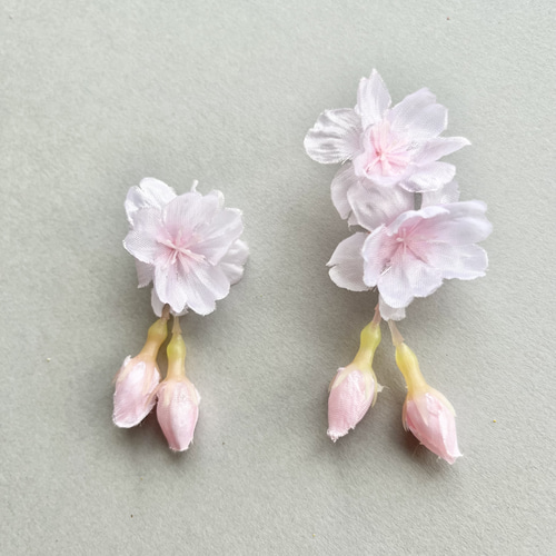 🌸Thanks100🌸［再販7］🌸桜 舞い散る🌸ピアス 桜ピアス 桜