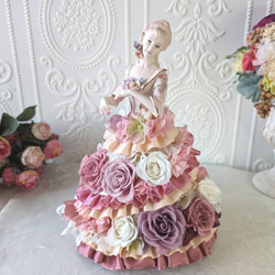 【お見本】ハーフドールアレンジ　プリザーブドフラワー　磁器人形　陶器 お見本】ハーフドールアレンジ プリザーブドフラワー 磁器人形 陶器