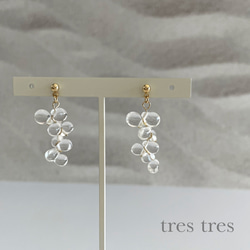 ゴールド◆しずくビーズのシンプルピアス/イヤリング◆春夏ピアス クリア ドロップ 水滴 ナチュラル 透明 つぶつぶ 2枚目の画像