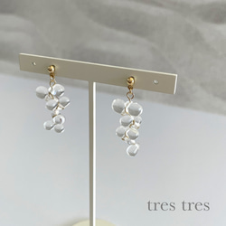 ゴールド◆しずくビーズのシンプルピアス/イヤリング◆春夏ピアス クリア ドロップ 水滴 ナチュラル 透明 つぶつぶ 1枚目の画像