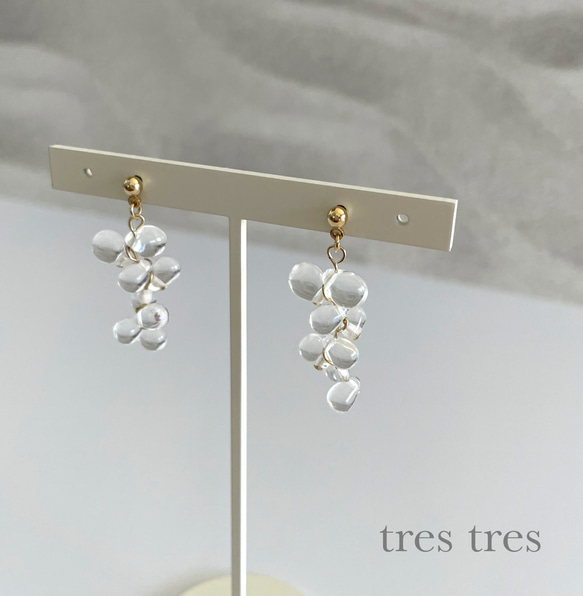 ゴールド◆しずくビーズのシンプルピアス/イヤリング◆春夏ピアス クリア ドロップ 水滴 ナチュラル 透明 つぶつぶ 1枚目の画像