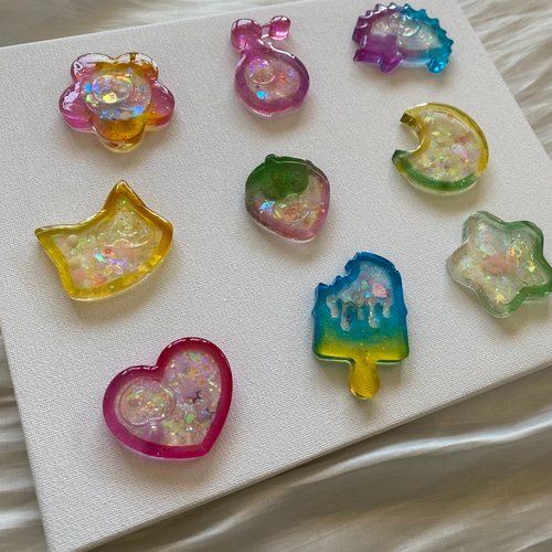 名入れ無料【オーダー】レジンキーホルダー キーホルダー candy 通販