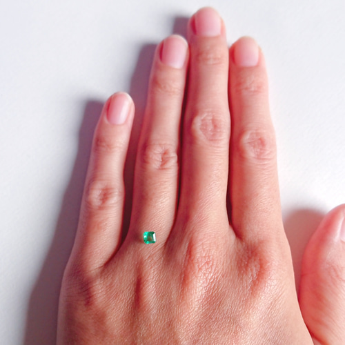 K19 Pt900 エメラルドカット赤色リング 希少 カリブ海なエメラルド Pt900 K18 ピンキーリング 《受注制作