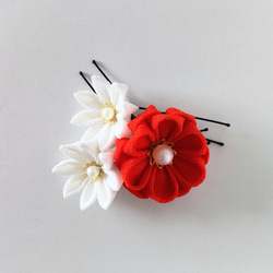 Uピン３本セット 朱赤×白剣花＊つまみ細工＊髪飾り/七五三/成人式/卒業式/和装/着物/袴 5枚目の画像