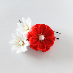 Uピン３本セット 朱赤×白剣花＊つまみ細工＊髪飾り/七五三/成人式/卒業式/和装/着物/袴 1枚目の画像