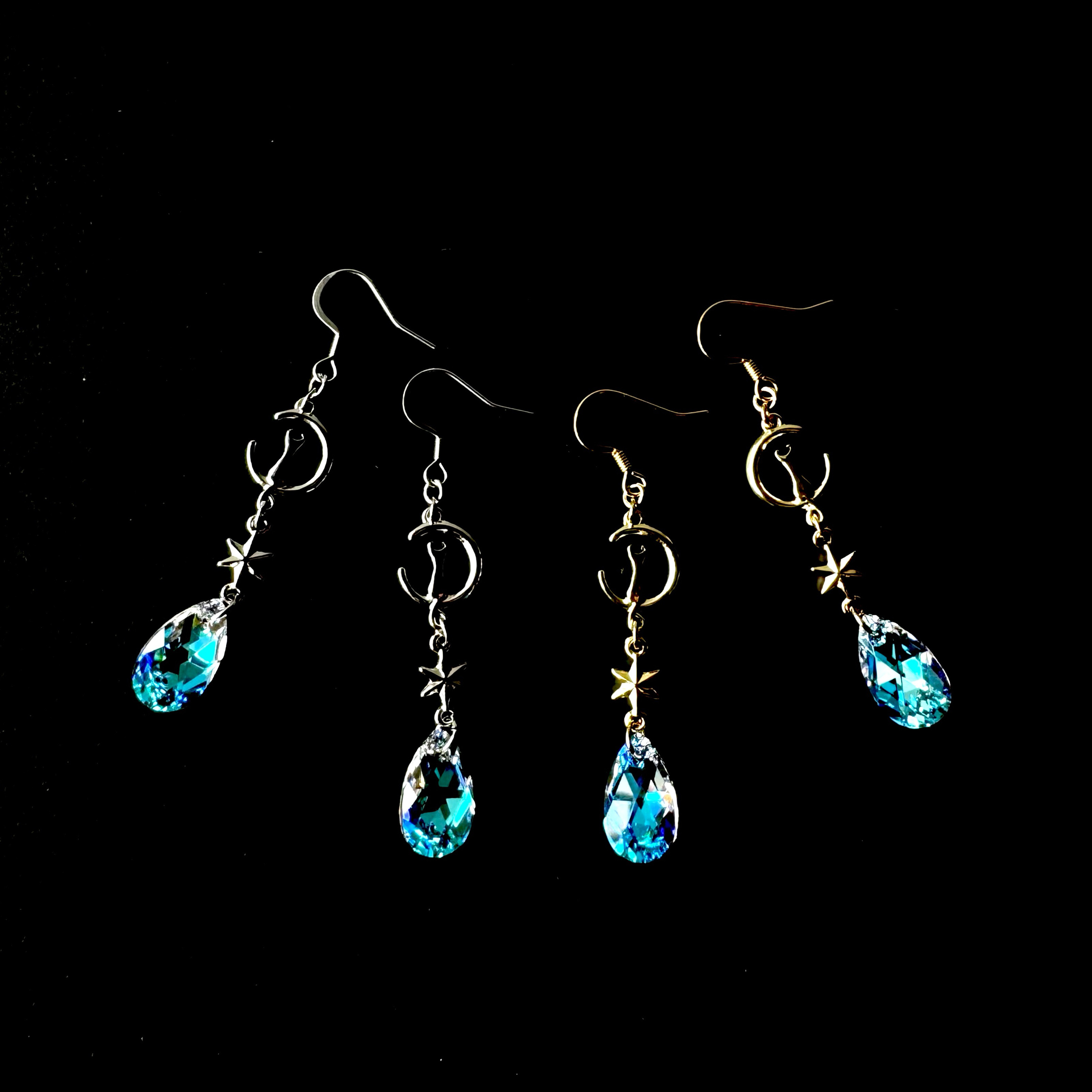 ネコと星と色が変わるクリスタルドロップの青いピアスorイヤリング