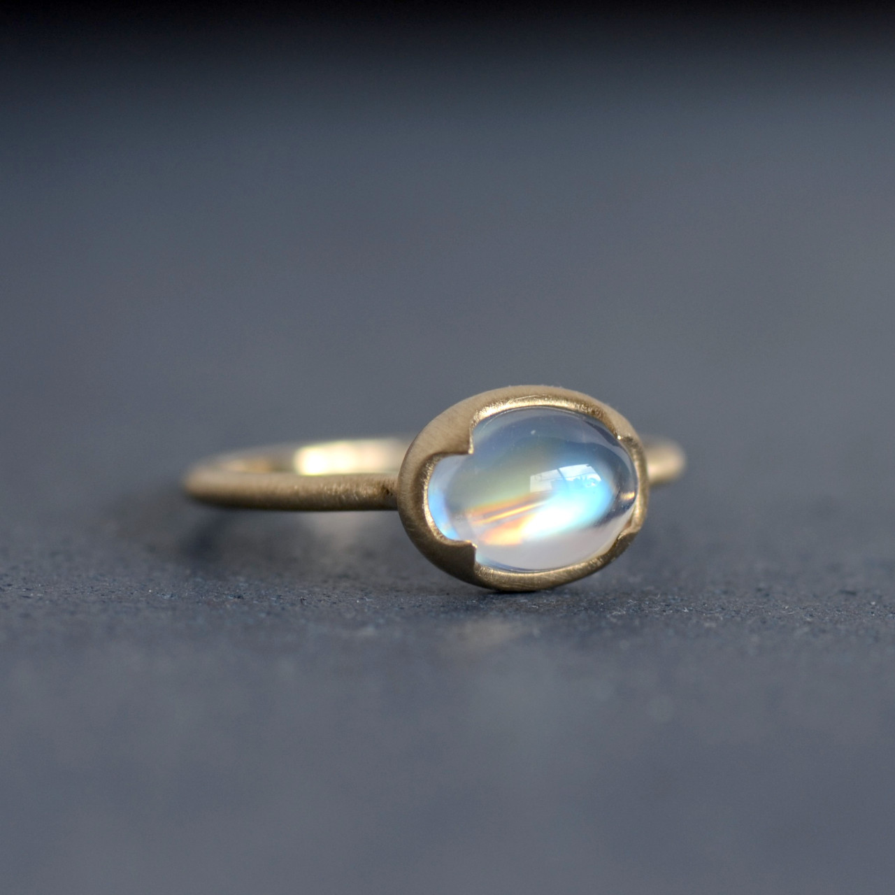 8mm】フィンランド産 高品質レインボームーンストーンRing