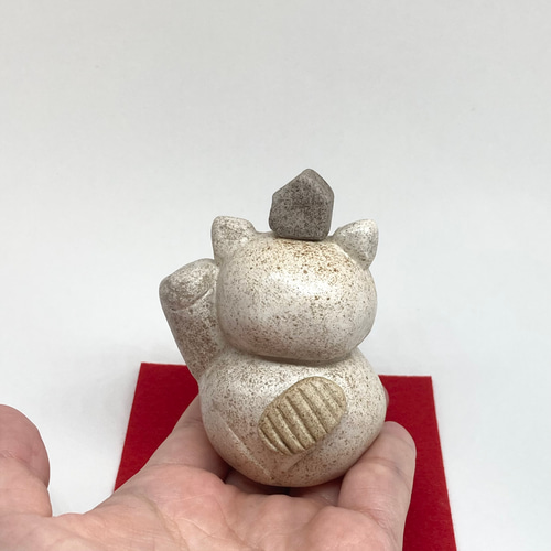 【O-2132】招き猫 置物 オブジェ シンプルな招き猫のオブジェ 陶器の置物 おうち ミニ 小さい 招き猫