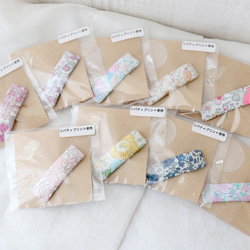 【226】リバティプリント　ハンドメイド　三角パッチンピン　ヘアピン　2個セット LIBERTY. - 《リバティ》【319】ハンドメイド 三角パッチンピン