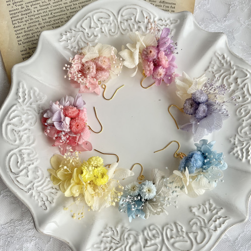 イタリア モザイク ピンク 花 フラワー 花柄ブローチとイヤリングセット ほんのり色づく桜の花のリース型ミニブローチ フォーマルにも