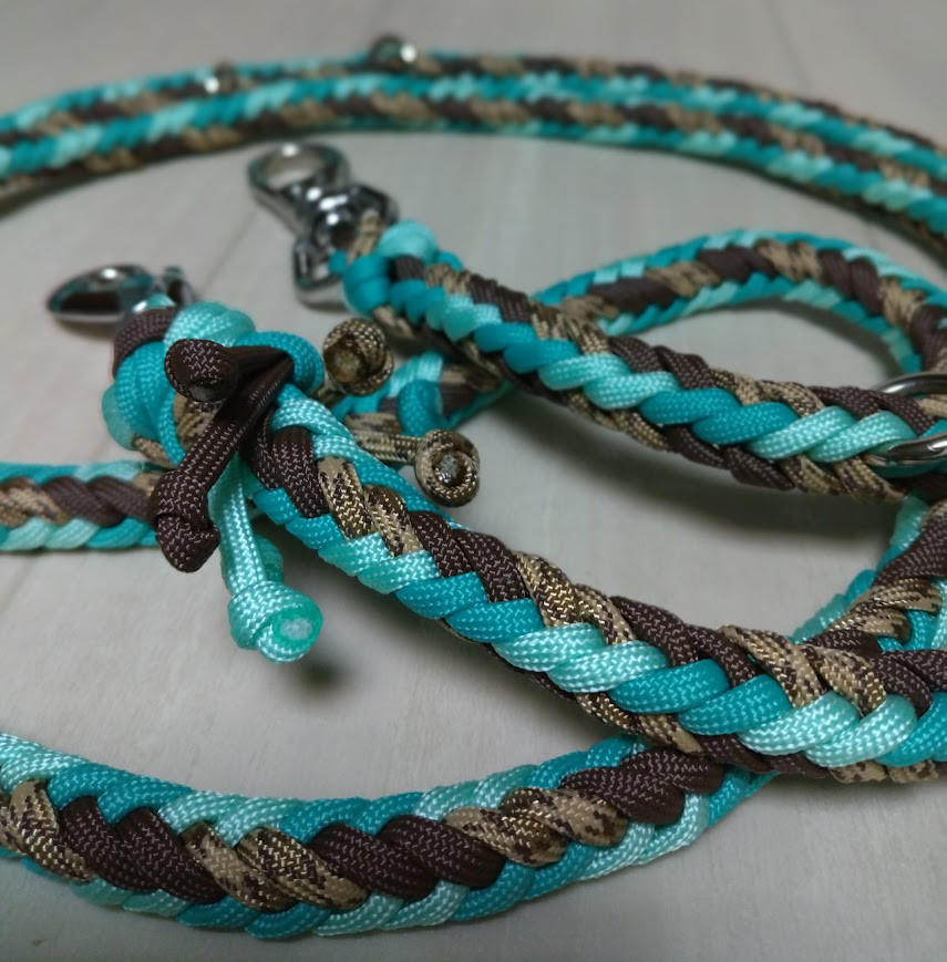 パラコードカフェリード　大型犬用　ヘリンボーン編み（全長150ｃｍ）お揃いのチョーカーと共に