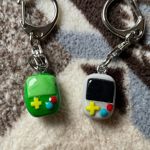 レトロゲーム風キーホルダー☆グレー キーホルダー クラフト
