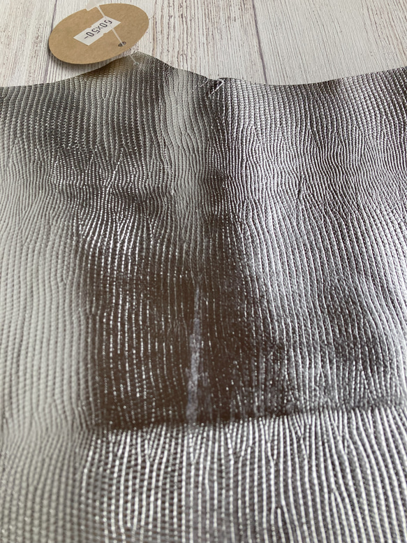 特価・本革リザード型押し　60×50cm　＊シワあり 3枚目の画像
