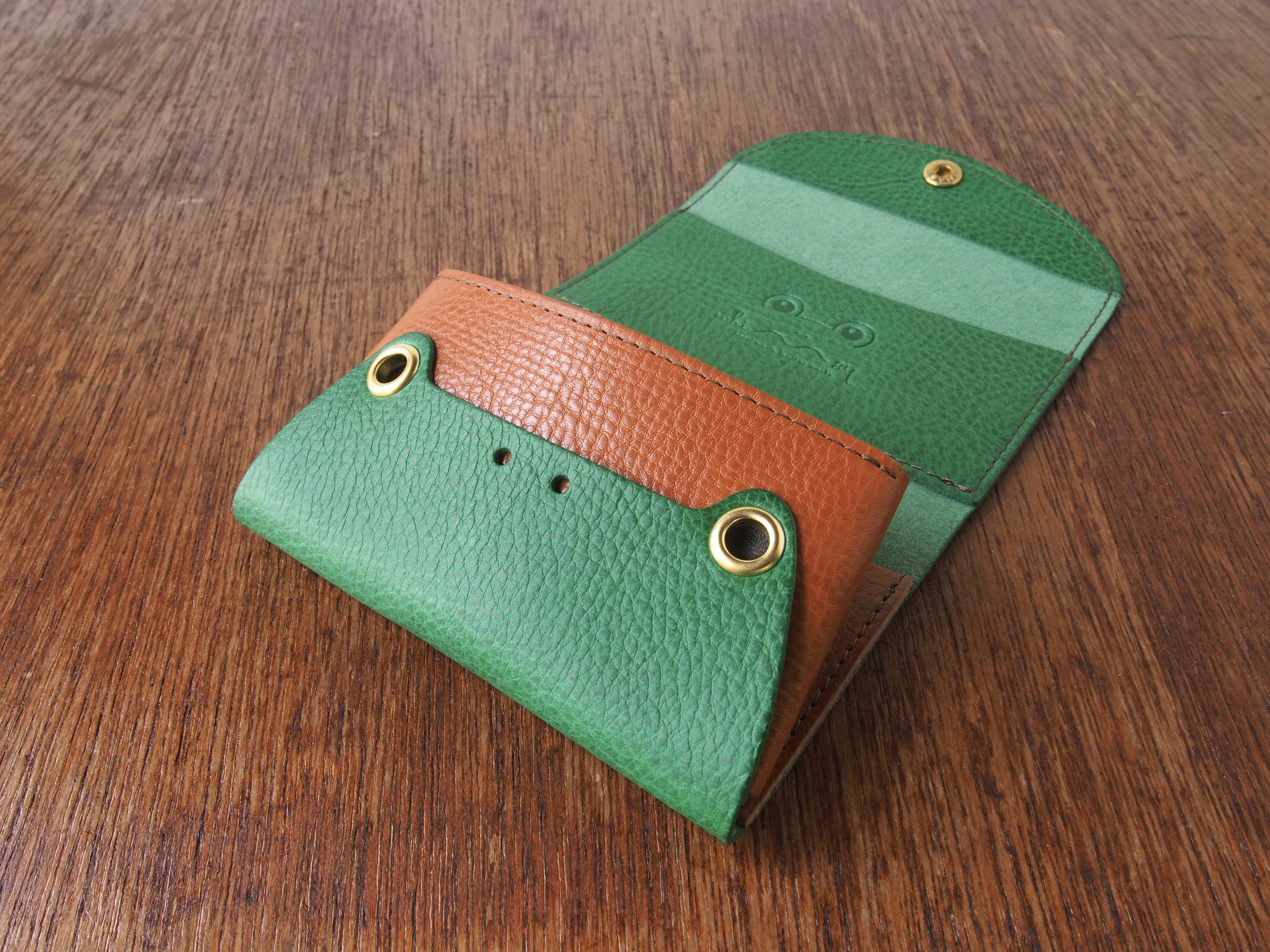 青胴カエルの名刺入れ