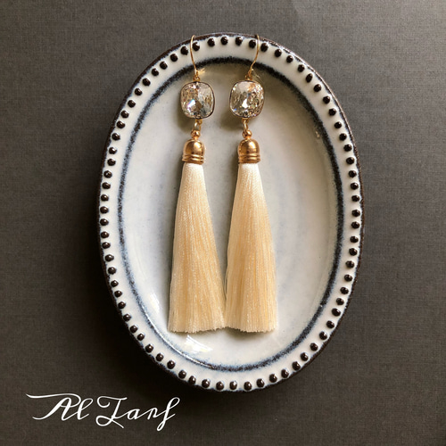 クリスタル&オフホワイト ロングタッセルのピアス/イヤリング ピアス 