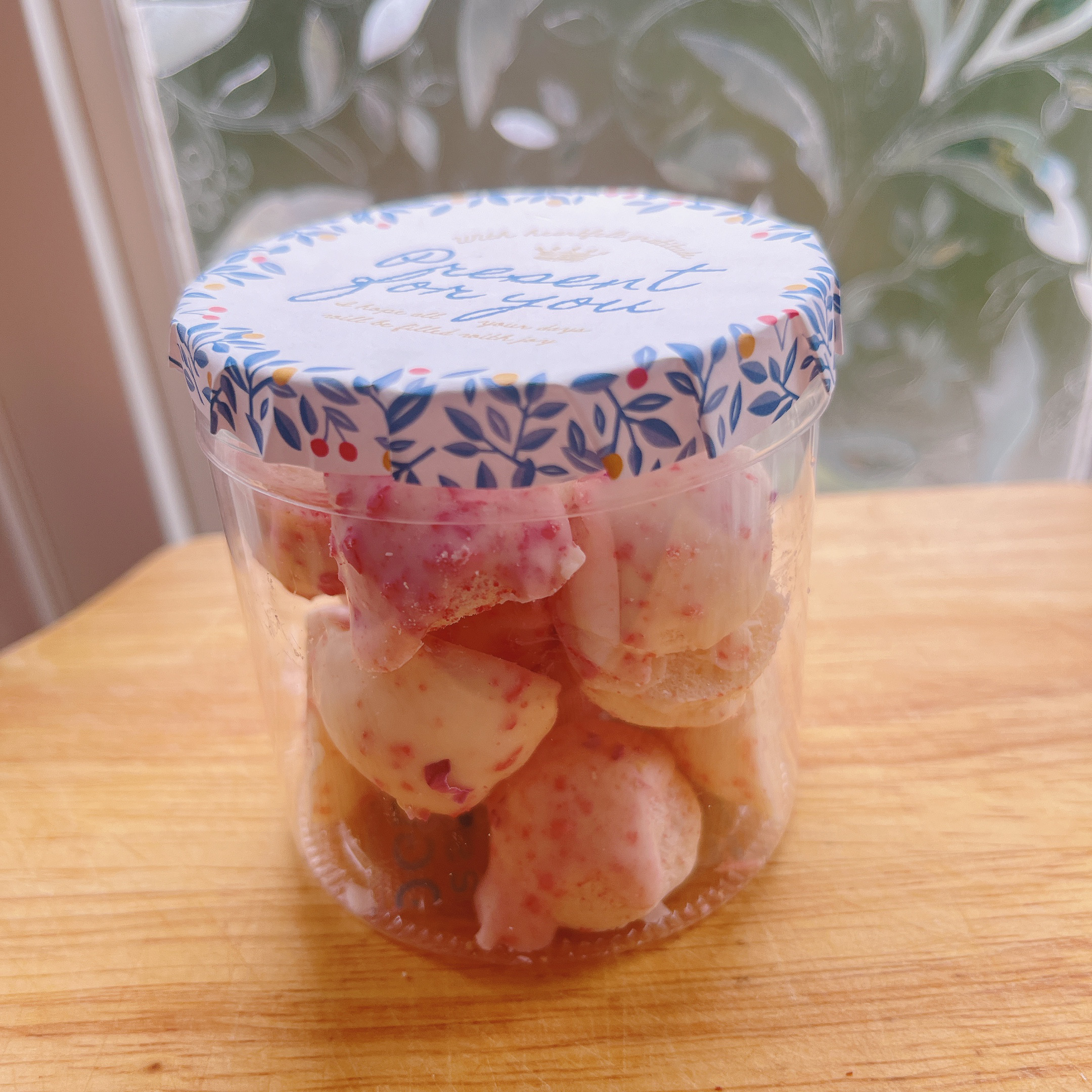 チョコがけメレンゲクッキー(イチゴ＆ローズ) 焼き菓子 焼き菓子