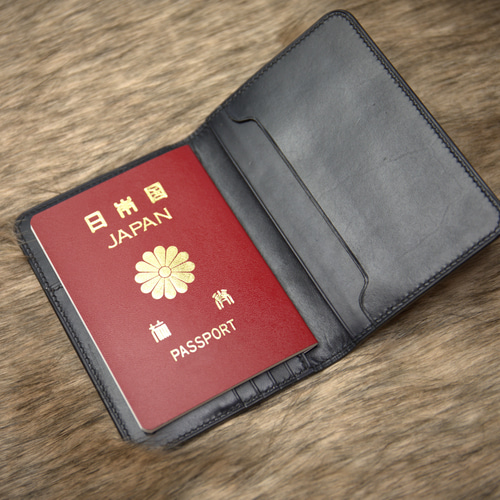 贅沢品 受注製作】全て手縫い イタリアンレザー 本牛革 パスポート 旅行かばん・小分けバッグ