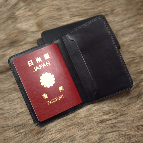 受注製作】全て手縫い イタリアンレザー 本牛革 パスポート